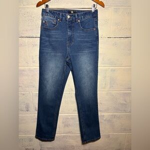 Frye Straight Leg Jeans Size 6/28 Medium Wash Stretch Classic Denim Mid Rise